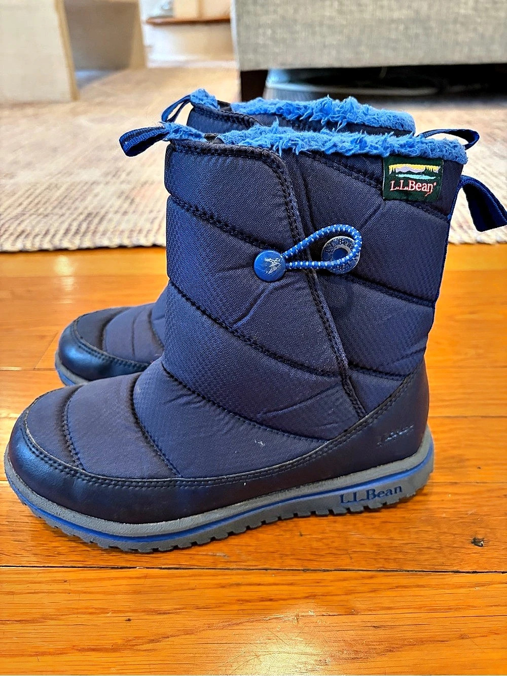 L.L.Bean Kids' Ultralight Winter Boots Blue kids size 2, hardly worn